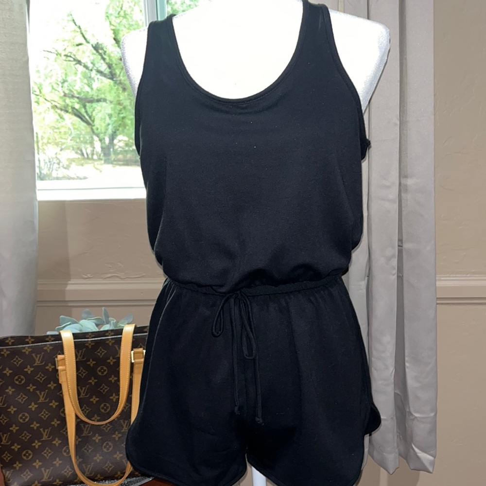 Black simple romper 🖤